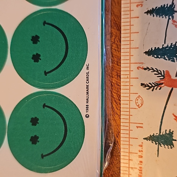 Heartline by Hallmark stickers sealed Green Smiley faces St. Patrick's Day - Picture 3 of 8